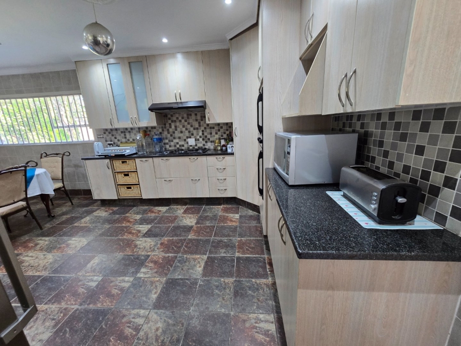 5 Bedroom Property for Sale in Heuwelsig Free State